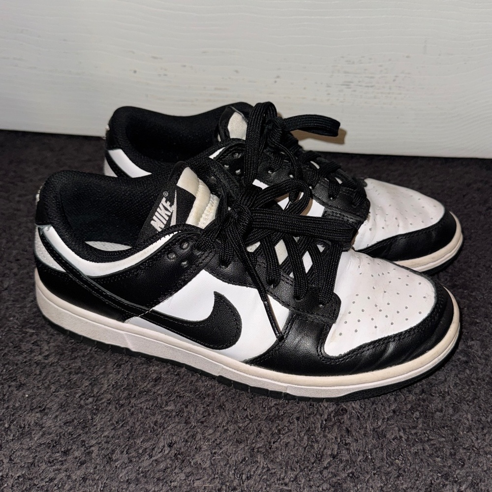 NIKE SNEAKERS - WHITE & BLACK - PANDA WOMEN'S SIZE 8